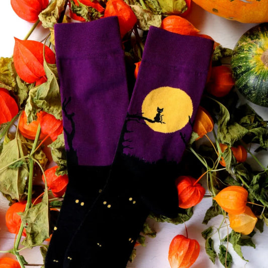 gruslige Halloween Socken lila - Katze und Mond
